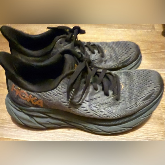 Women’s Hokas size 6 - Clifton 8 - Picture 5 of 7